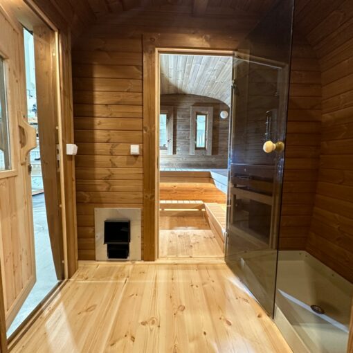 Sauna Bus 5,9 m x 2,3 m lavet af termotræ