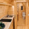 Isoleret campingpod med sideindgang – 2,4 × 6,6 m