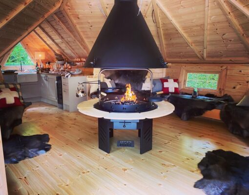 Stor Flame BBQ Grill med rund skorsten