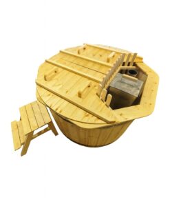 Vildmarksbad i træ med indbygget ovn