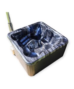 Jacuzzi med akrylindsats 2,2 m X2,2 m